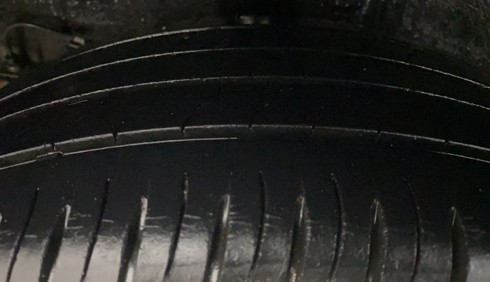 2020 KIA SONET HTX PLUS 1.0 IMT, Petrol, Manual, 29,159 km, Right Rear Tyre Tread
