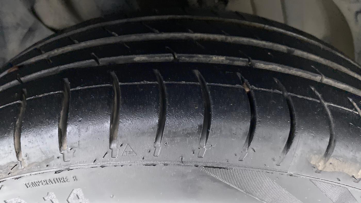 2018 Tata Tiago XT 1.2 REVOTRON, Petrol, Manual, 64,034 km, Right Front Tyre Tread