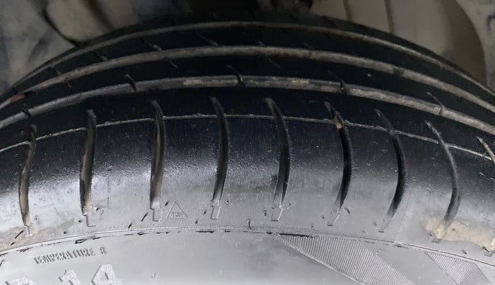 2018 Tata Tiago XT 1.2 REVOTRON, Petrol, Manual, 64,034 km, Right Front Tyre Tread