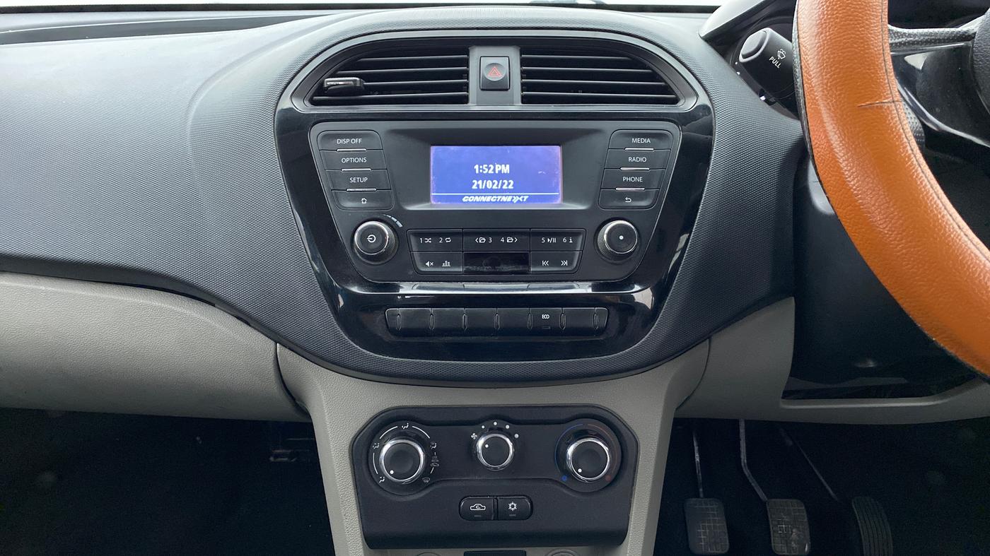 2018 Tata Tiago XT 1.2 REVOTRON, Petrol, Manual, 64,034 km, Air Conditioner
