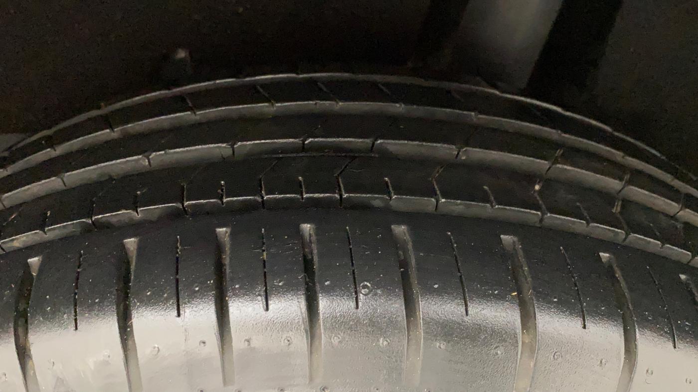 2017 Maruti Baleno ALPHA PETROL 1.2, Petrol, Manual, 5,897 km, Left Rear Tyre Tread
