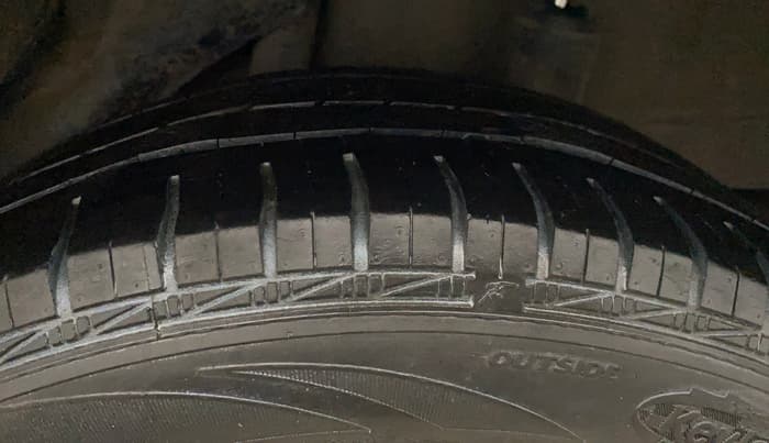 2013 Honda Brio S MT, Petrol, Manual, 73,893 km, Left Rear Tyre Tread