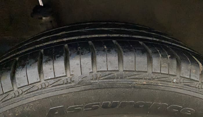 2013 Honda Brio S MT, Petrol, Manual, 73,893 km, Right Rear Tyre Tread