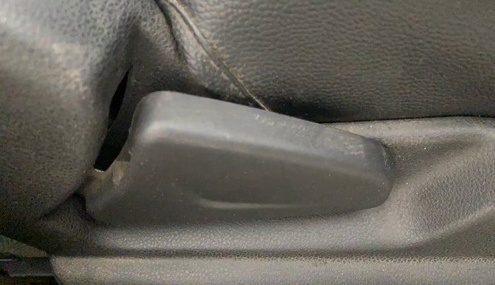 2017 Renault Kwid RXT 1.0 AMT, Petrol, Automatic, 38,949 km, Driver Side Adjustment Panel