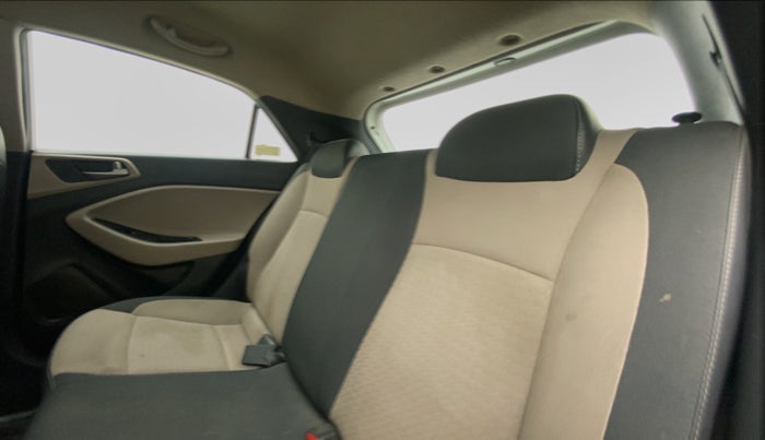 2016 Hyundai Elite i20 MAGNA 1.2, Petrol, Manual, 71,388 km, Right Side Rear Door Cabin