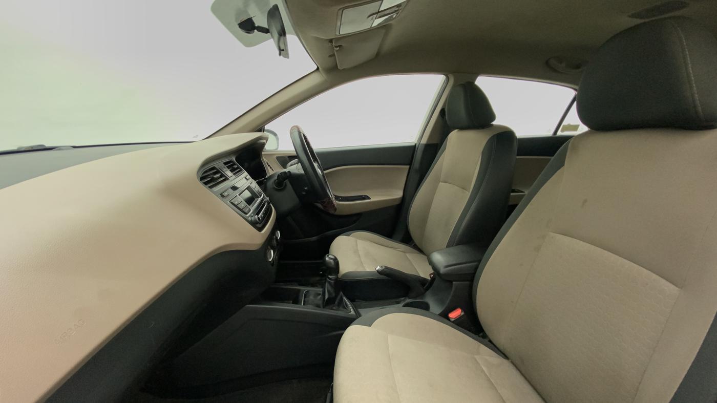 2016 Hyundai Elite i20 MAGNA 1.2, Petrol, Manual, 71,388 km, Right Side Front Door Cabin