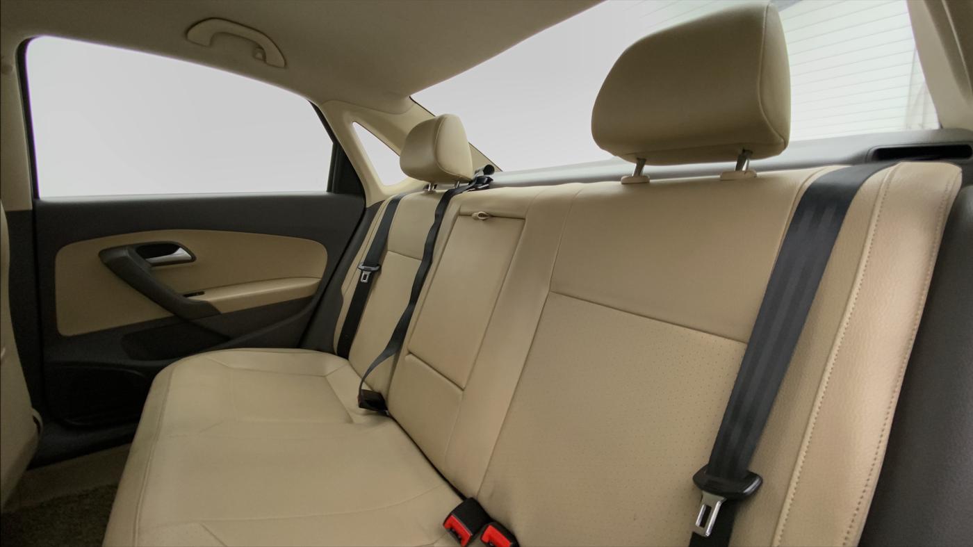 2015 Volkswagen Vento HIGHLINE PETROL, Petrol, Manual, 63,072 km, Right Side Rear Door Cabin