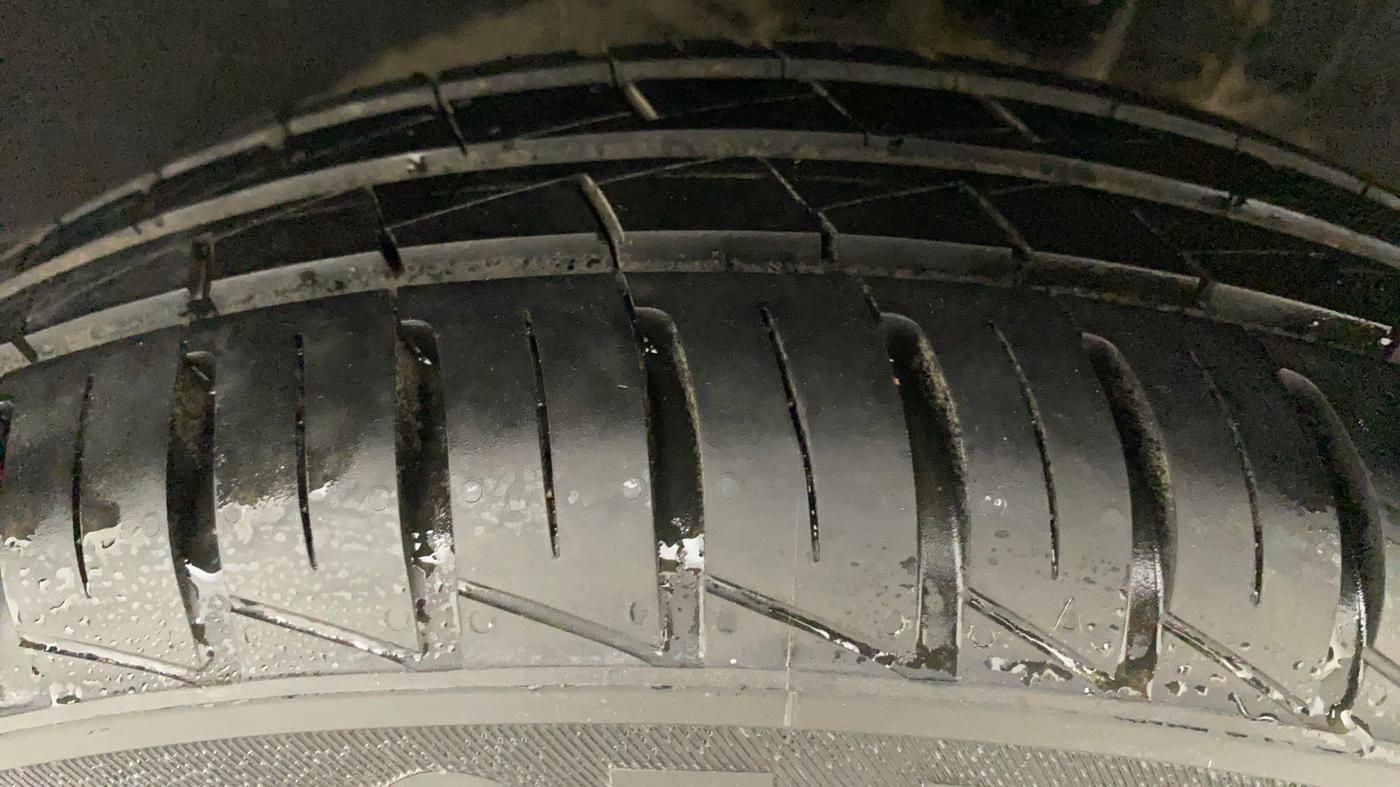 2019 Renault Kwid RXT 1.0 AMT (O), Petrol, Automatic, 25,711 km, Left Rear Tyre Tread