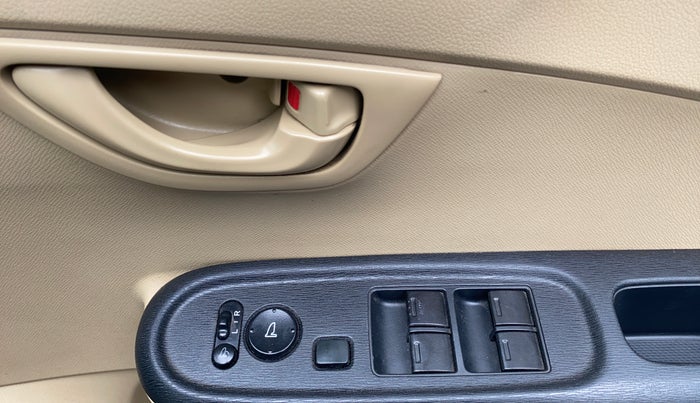 2015 Honda Amaze 1.5L I-DTEC SX, Diesel, Manual, 71,032 km, Driver Side Door Panels Control