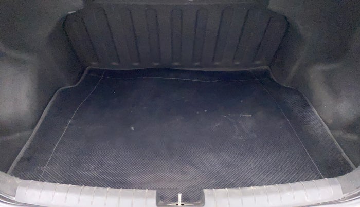 2016 Hyundai Xcent S AT 1.2, Petrol, Automatic, 36,323 km, Boot Inside