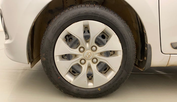 2016 Hyundai Xcent S AT 1.2, Petrol, Automatic, 36,323 km, Left Front Wheel