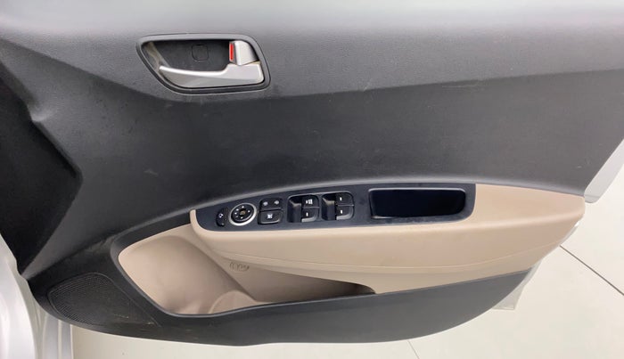 2016 Hyundai Xcent S AT 1.2, Petrol, Automatic, 36,323 km, Driver Side Door Panels Control