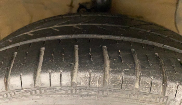 2016 Hyundai Xcent S AT 1.2, Petrol, Automatic, 36,323 km, Right Front Tyre Tread