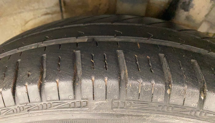 2016 Hyundai Xcent S AT 1.2, Petrol, Automatic, 36,323 km, Left Rear Tyre Tread