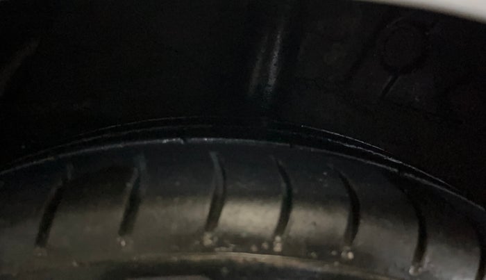 2014 Hyundai Grand i10 SPORTZ 1.2 KAPPA VTVT, Petrol, Manual, 91,388 km, Right Rear Tyre Tread