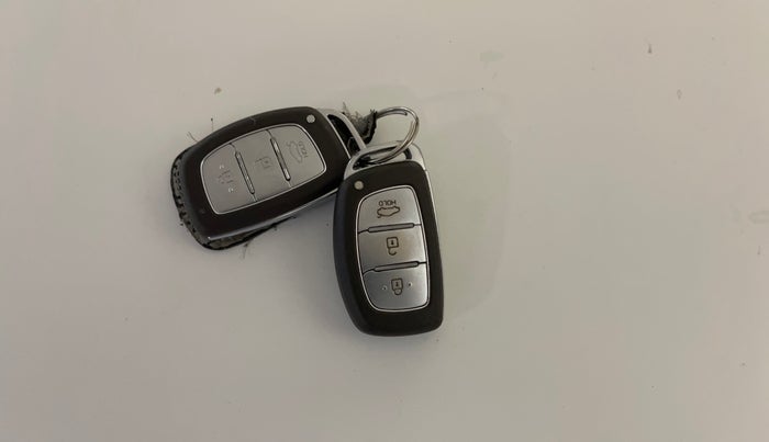 2014 Hyundai Grand i10 SPORTZ 1.2 KAPPA VTVT, Petrol, Manual, 91,388 km, Key Close Up