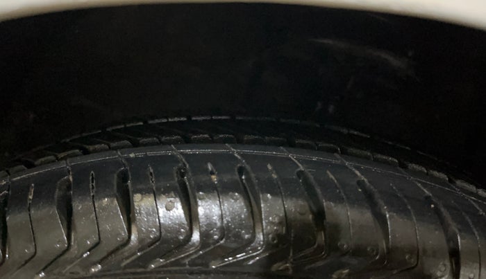 2014 Hyundai Grand i10 SPORTZ 1.2 KAPPA VTVT, Petrol, Manual, 91,388 km, Right Front Tyre Tread