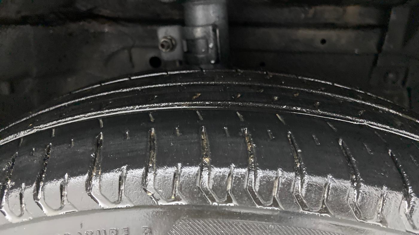 2014 Maruti Swift Dzire VDI, Diesel, Manual, 73,626 km, Right Front Tyre Tread