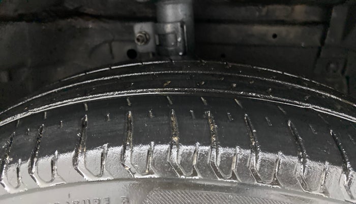 2014 Maruti Swift Dzire VDI, Diesel, Manual, 73,626 km, Right Front Tyre Tread