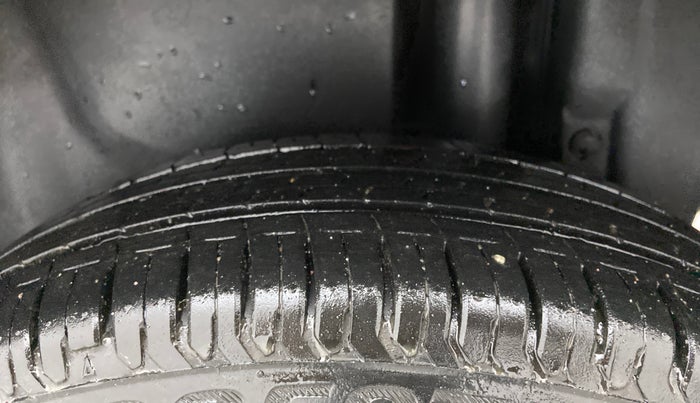2014 Maruti Swift Dzire VDI, Diesel, Manual, 73,626 km, Left Rear Tyre Tread