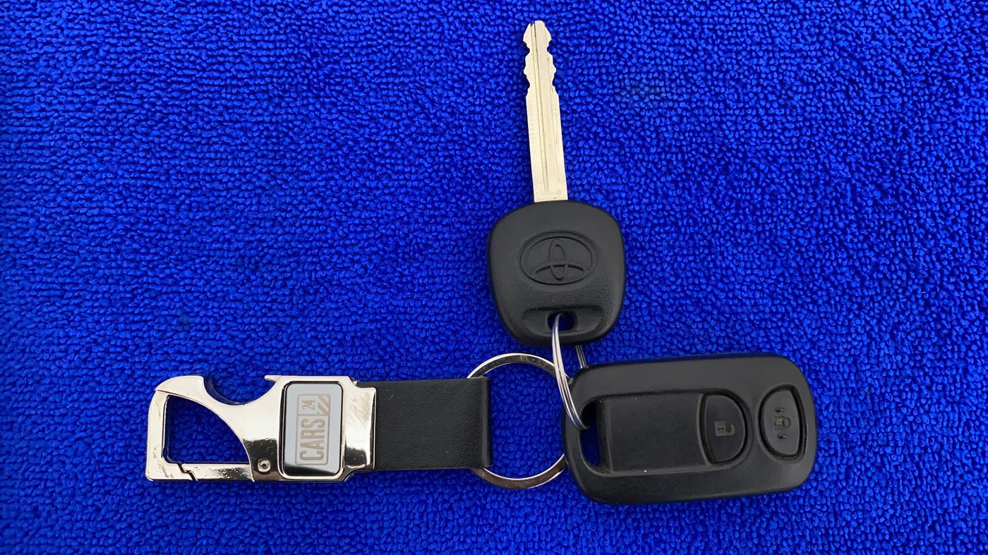 2011 Toyota Etios G, Petrol, Manual, 93,524 km, Key Close Up