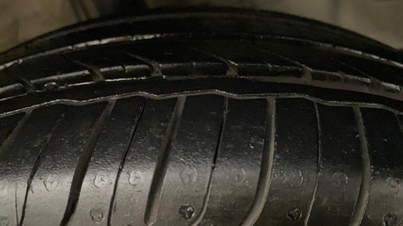 2011 Toyota Etios G, Petrol, Manual, 93,524 km, Right Front Tyre Tread