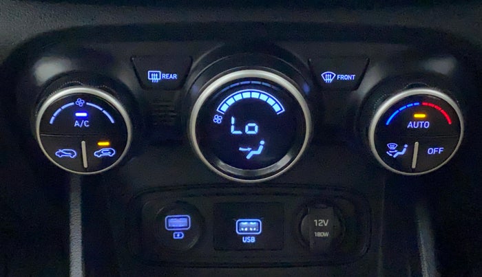 2020 Hyundai VENUE SX 1.0 TURBO, Petrol, Manual, 65,341 km, Automatic Climate Control