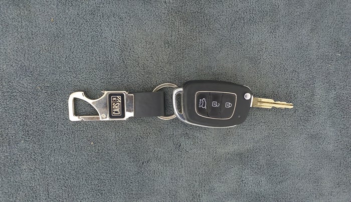 2020 Hyundai VENUE SX 1.0 TURBO, Petrol, Manual, 65,341 km, Key Close Up