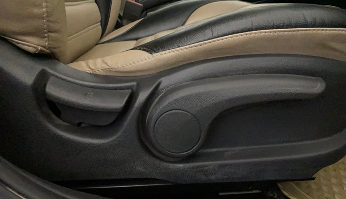 2016 Hyundai Elite i20 ASTA 1.2, Petrol, Manual, 51,280 km, Driver Side Adjustment Panel