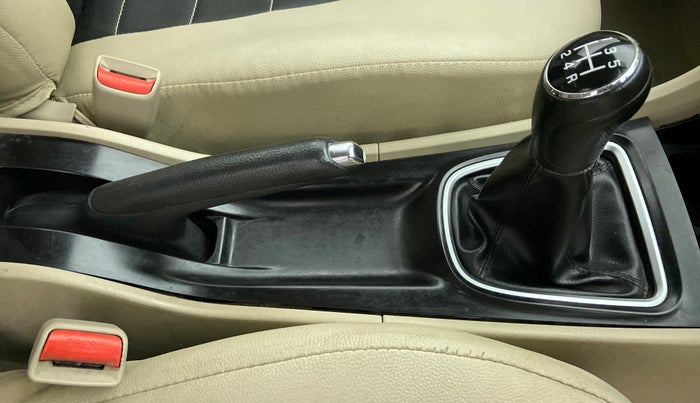 2017 Maruti Ciaz DELTA 1.3 DDIS SHVS, Diesel, Manual, 58,541 km, Gear Lever
