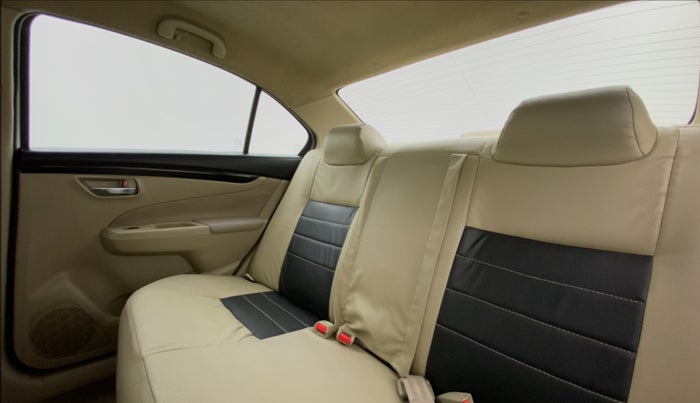 2017 Maruti Ciaz DELTA 1.3 DDIS SHVS, Diesel, Manual, 58,541 km, Right Side Rear Door Cabin