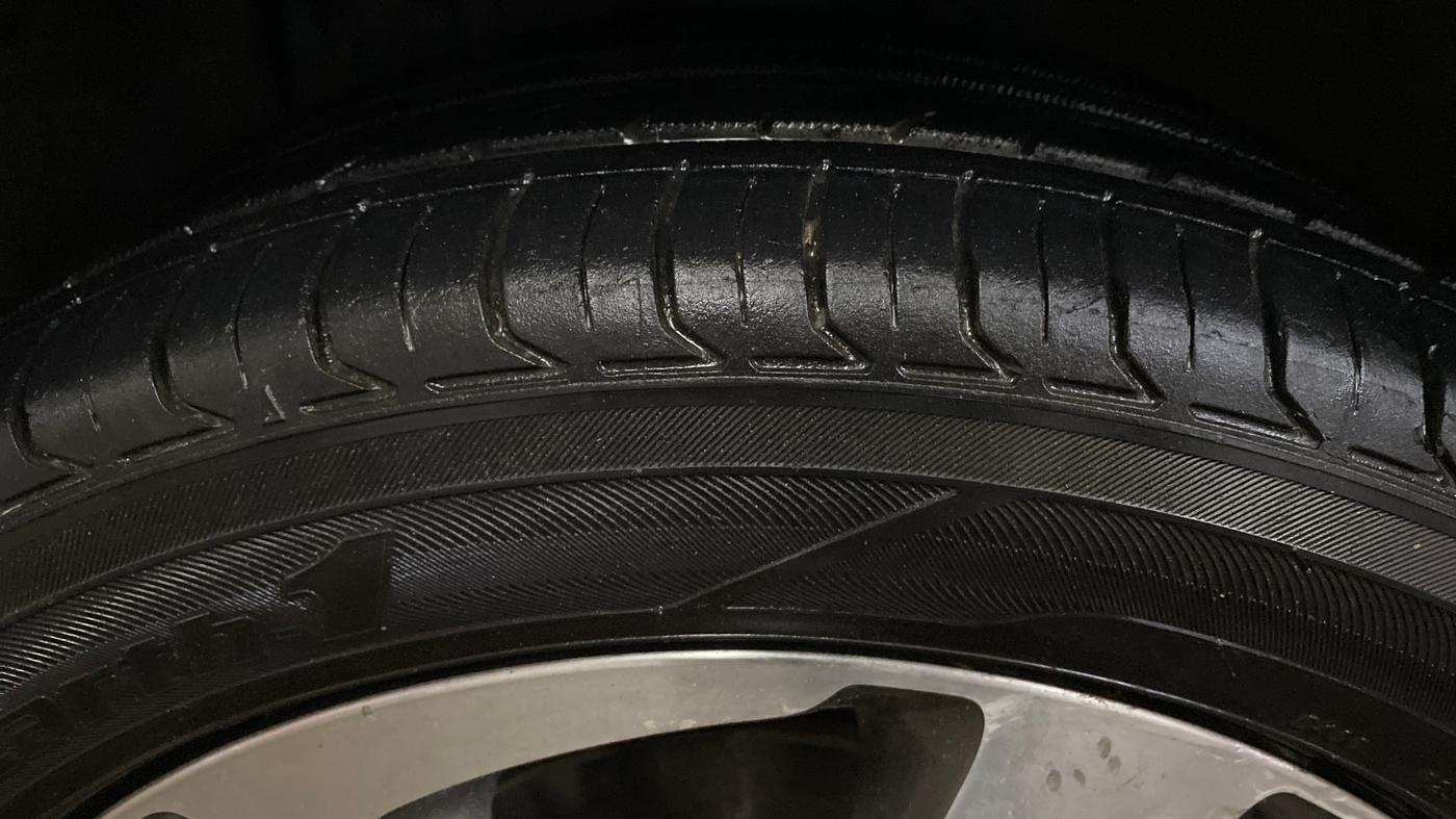 2015 Hyundai Elite i20 ASTA 1.2, Petrol, Manual, 1,01,204 km, Left Front Tyre Tread