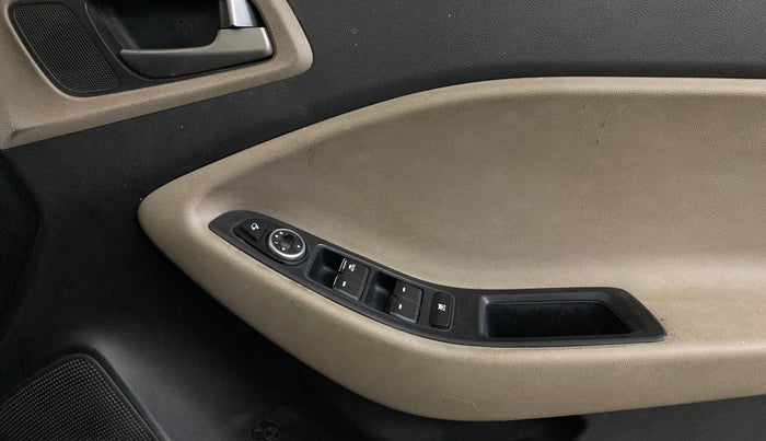 2015 Hyundai Elite i20 ASTA 1.2, Petrol, Manual, 1,01,276 km, Driver Side Door Panels Control