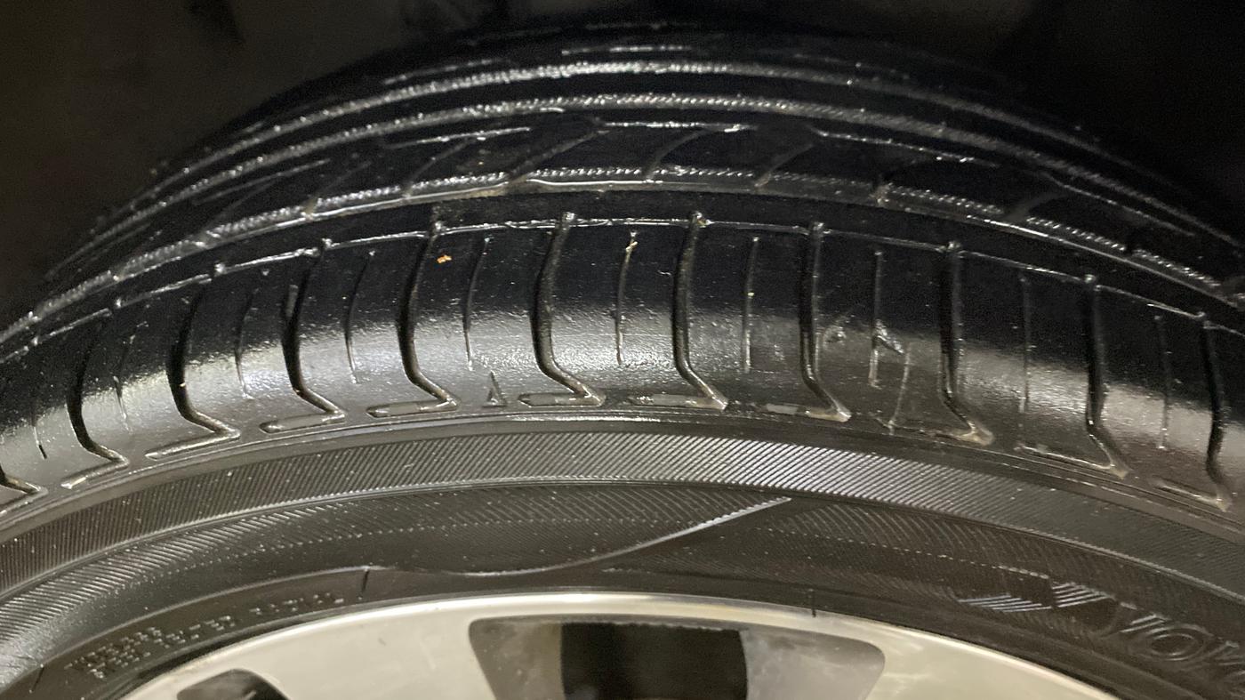 2015 Hyundai Elite i20 ASTA 1.2, Petrol, Manual, 1,01,204 km, Right Front Tyre Tread