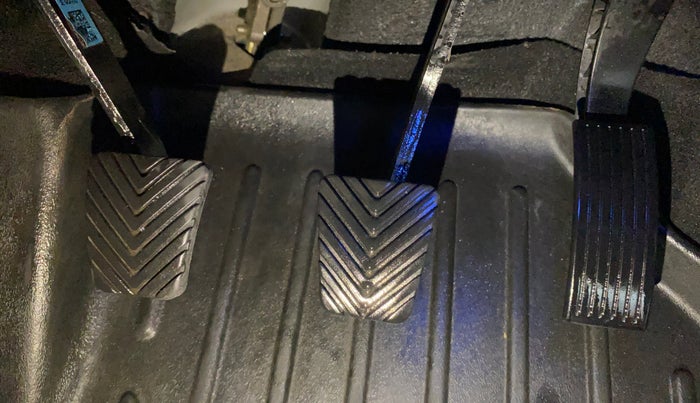 2022 Hyundai NEW I20 ASTA 1.2 MT, Petrol, Manual, 37,171 km, Pedals