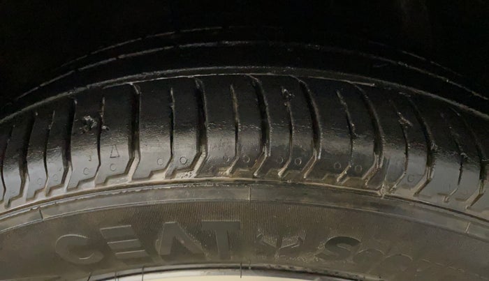 2022 Hyundai NEW I20 ASTA 1.2 MT, Petrol, Manual, 37,171 km, Right Front Tyre Tread