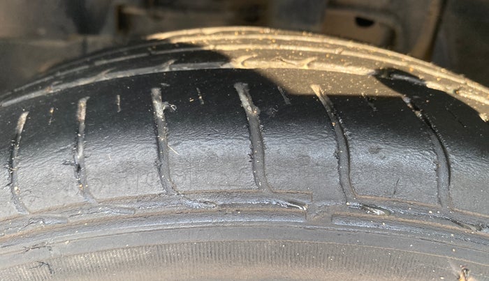 2022 Tata NEXON XMA SUNROOF PETROL, Petrol, Automatic, 90,073 km, Left Front Tyre Tread