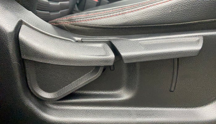 2020 KIA SONET GTX PLUS 1.0 IMT, Petrol, Manual, 56,883 km, Driver Side Adjustment Panel