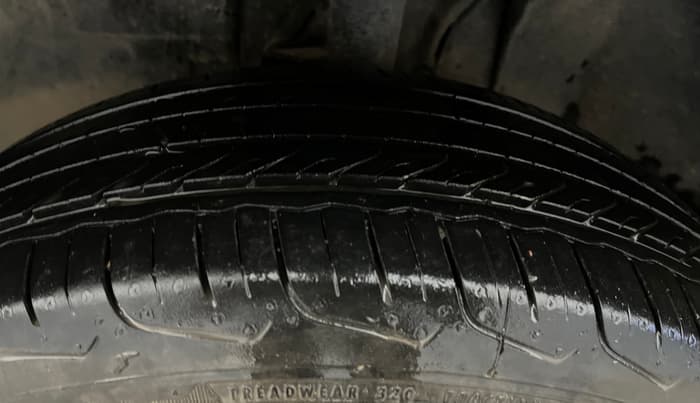 2022 Tata PUNCH CREATIVE  1.2 RTN DUAL TONE, Petrol, Manual, 65,672 km, Left Front Tyre Tread