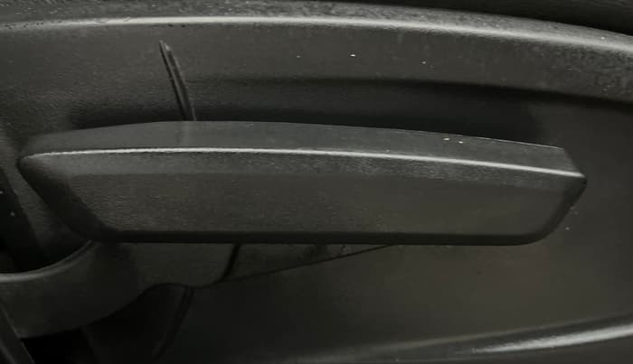 2022 Tata PUNCH CREATIVE  1.2 RTN DUAL TONE, Petrol, Manual, 65,672 km, Driver Side Adjustment Panel