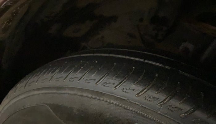 2019 Maruti Ertiga ZXI+ SHVS, Petrol, Manual, 93,355 km, Left Front Tyre Tread