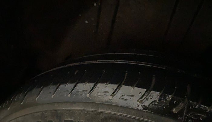 2019 Maruti Ertiga ZXI+ SHVS, Petrol, Manual, 93,355 km, Left Rear Tyre Tread