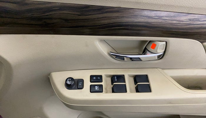 2019 Maruti Ertiga ZXI+ SHVS, Petrol, Manual, 93,355 km, Driver Side Door Panels Control