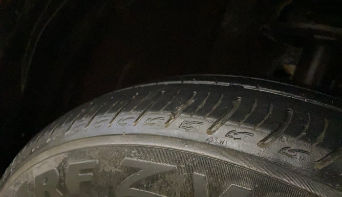 2019 Maruti Ertiga ZXI+ SHVS, Petrol, Manual, 93,355 km, Right Front Tyre Tread
