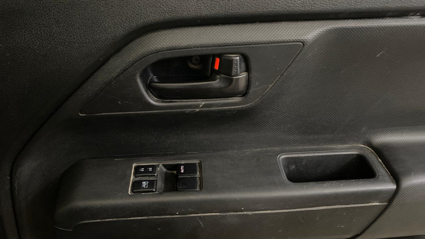 2022 Maruti New Wagon-R LXI CNG (O) 1.0, CNG, Manual, 1,16,308 km, Driver Side Door Panels Control