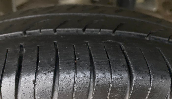 2014 Maruti Alto 800 LXI CNG, CNG, Manual, 80,817 km, Right Rear Tyre Tread