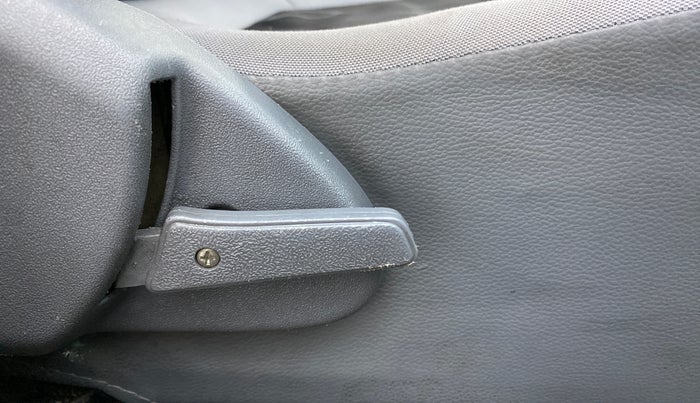 2014 Maruti Alto 800 LXI CNG, CNG, Manual, 80,817 km, Driver Side Adjustment Panel