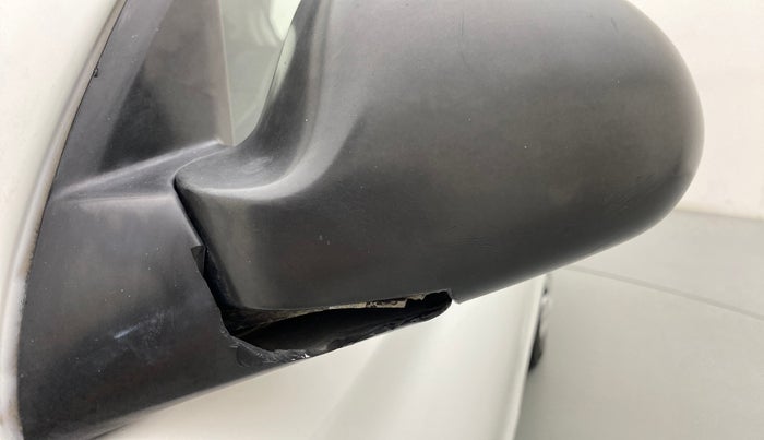 2014 Maruti Alto 800 LXI CNG, CNG, Manual, 80,817 km, Left rear-view mirror - Cover has minor damage