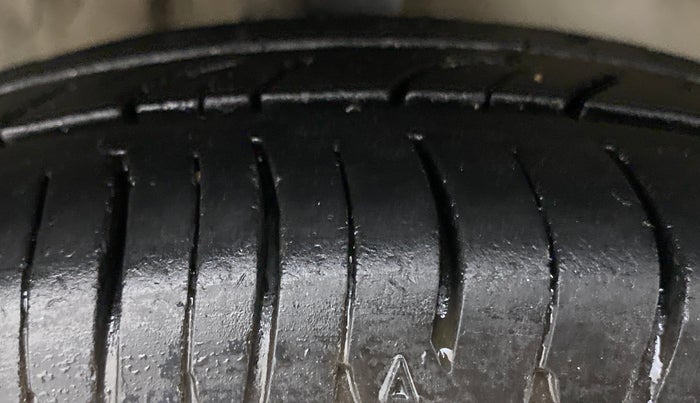 2014 Maruti Alto 800 LXI CNG, CNG, Manual, 80,817 km, Right Front Tyre Tread