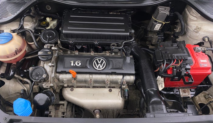 2013 Volkswagen Vento HIGHLINE 1.6 MPI, Petrol, Manual, 1,08,521 km, Engine View